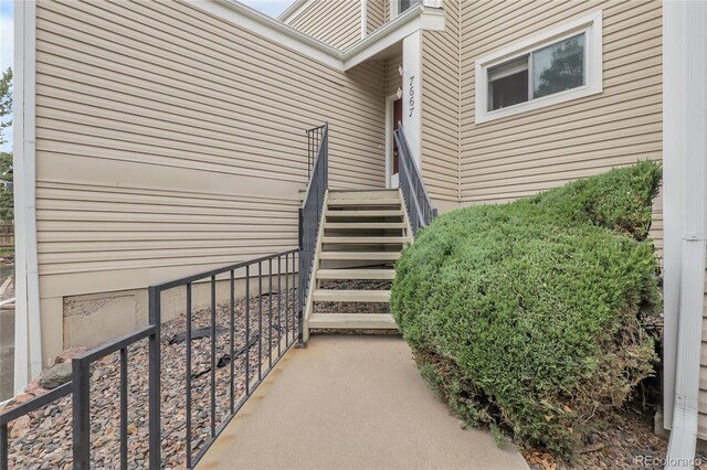 7667 Monaco Cir S, Centennial, CO 80112 - photo 2