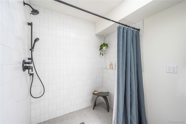 995 Chase St, Lakewood, CO 80214 - full bath with a tile shower