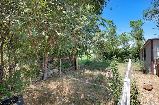 1115 W Quincy Ave, Englewood, CO 80110 - view of yard with fence