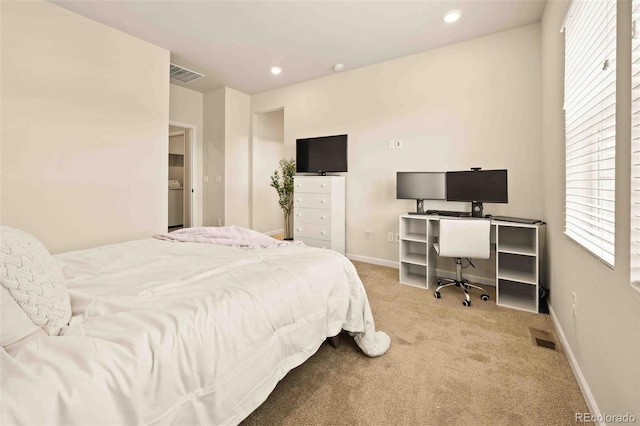 bedroom featuring carpet flooring, visible vents, baseboards, and recessed lighting