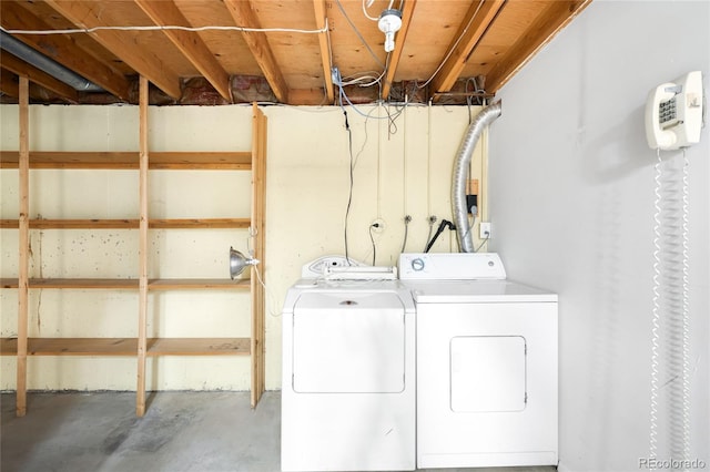 4184 S Syracuse St, Denver, CO 80237 - laundry area with washer and dryer