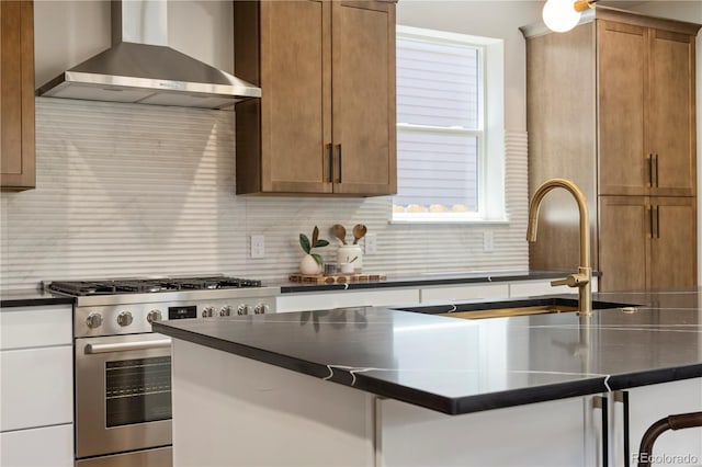 2521 N Gaylord St, Denver, CO 80205 - photo 8