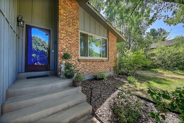 view of property entrance