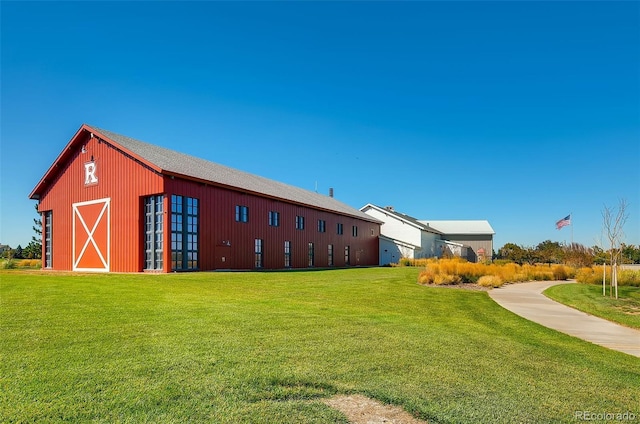 exterior space featuring a barn