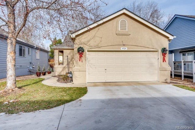 view of front facade featuring a garage