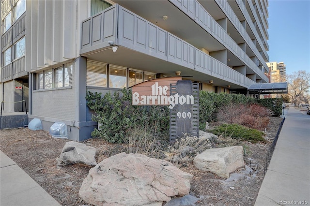 909 N Logan St Unit 1B, Denver, CO 80203 - view of community / neighborhood sign