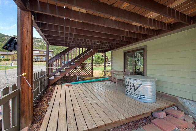 deck with stairs