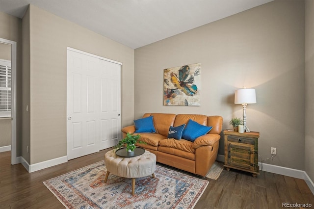 7797 S Valleyhead Way, Aurora, CO 80016 - living room featuring baseboards and wood finished floors