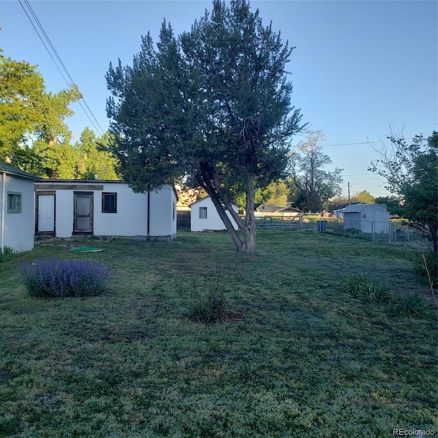 511 N Petroleum Ave, Florence, CO 81226 - view of yard