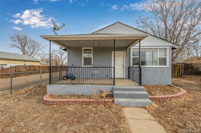 view of front of property featuring a porch