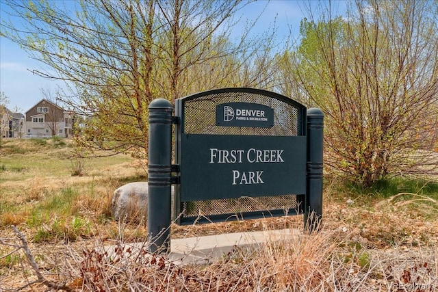view of community / neighborhood sign