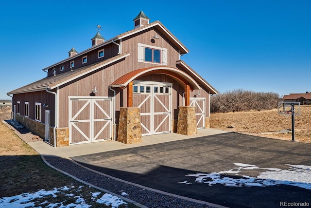 view of outbuilding