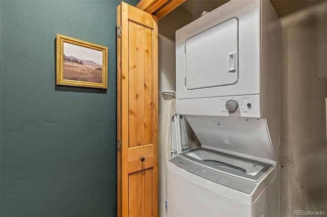 1655 Ranch Rd Unit 403, Steamboat Springs, CO 80487 - laundry area with stacked washer and clothes dryer