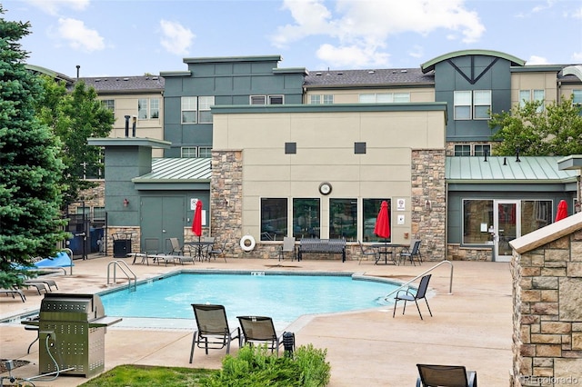 13524 Via Varra, Broomfield, CO 80020 - community pool featuring a patio