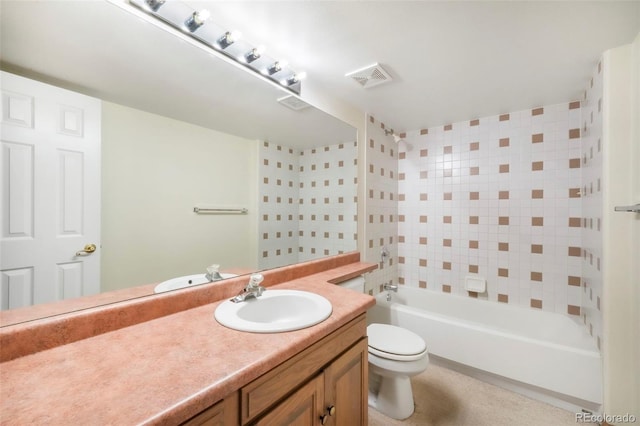 174 Luxury Ln, Colorado Springs, CO 80921 - full bath featuring vanity and shower / washtub combination