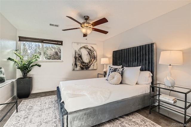 bedroom with ceiling fan