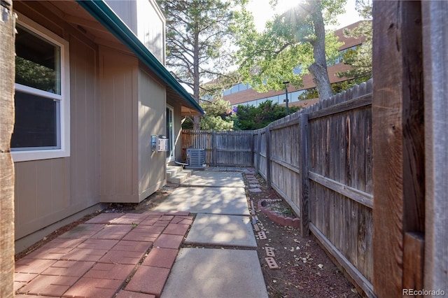 8713 E Roundtree Ave, Greenwood Village, CO 80111 - fenced backyard with a patio