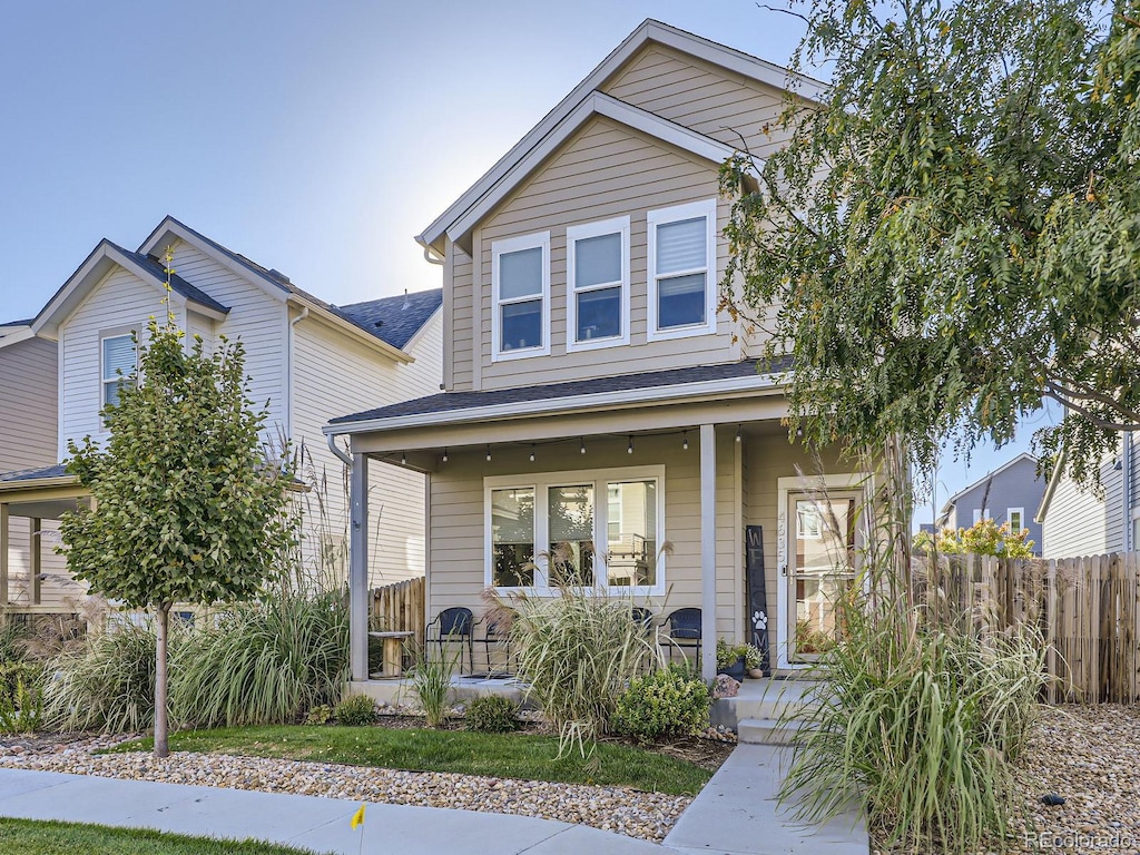 view of front of property featuring a porch