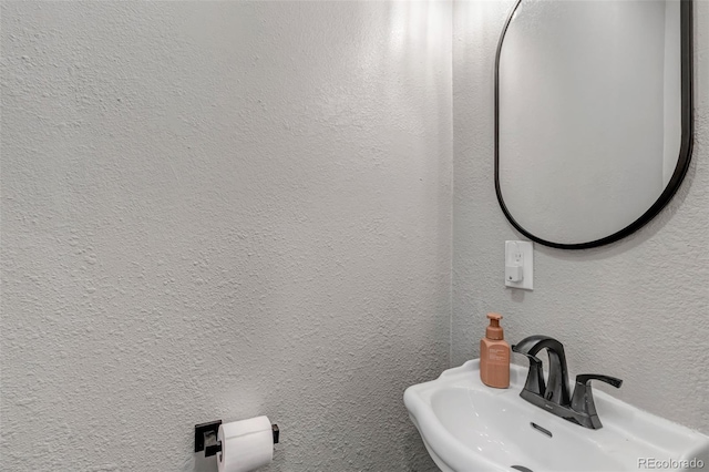 573 Entrada Dr, Golden, CO 80401 - bathroom featuring a sink and a textured wall