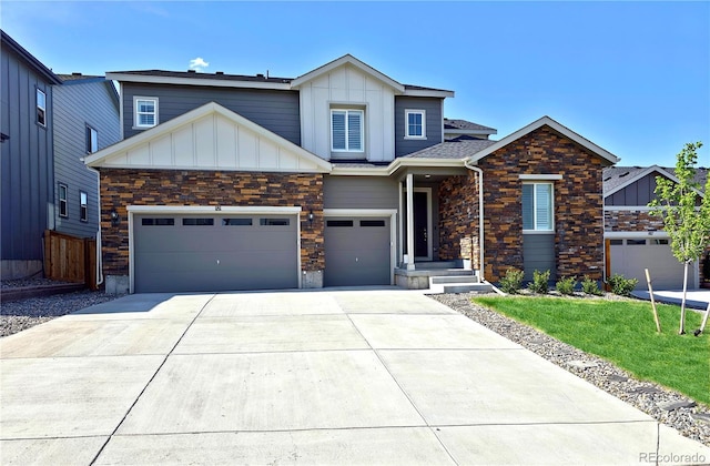 view of front of home featuring a front yard