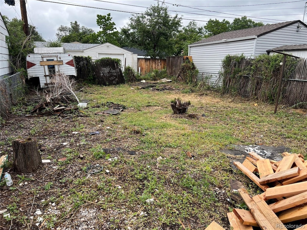 1037 Hazel Ct, Denver, CO 80204 - view of yard