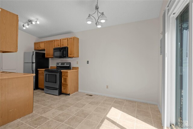 4521 Castlepoint Dr, Colorado Springs, CO 80917 - photo 10