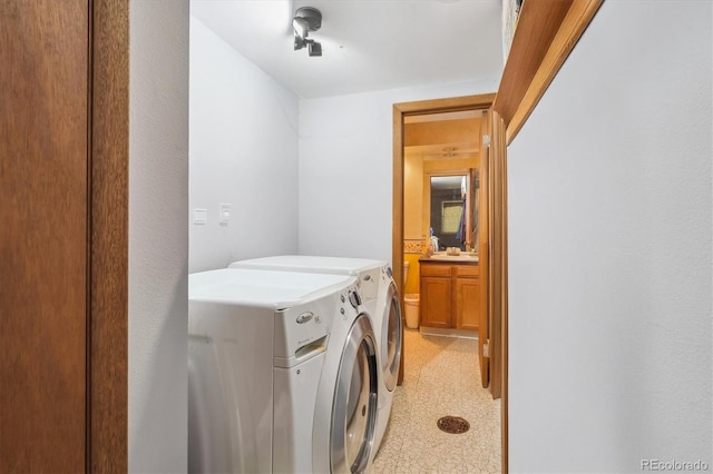 3625 E 128th Pl, Thornton, CO 80241 - laundry room with independent washer and dryer