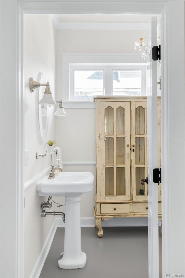 539 Baker St, Longmont, CO 80501 - bathroom with baseboards