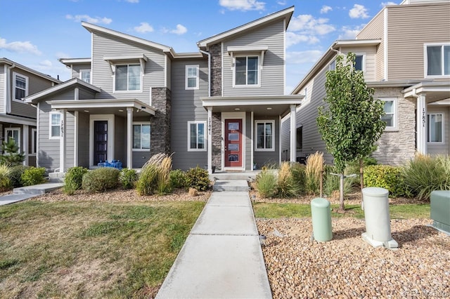 view of front facade featuring a front yard