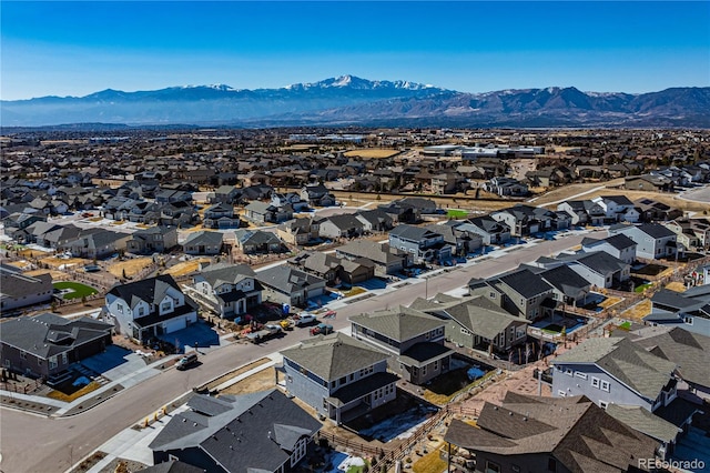 bird's eye view featuring a residential view and a mountain view