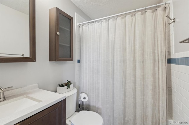 269 Beryl Way, Broomfield, CO 80020 - bathroom featuring a textured ceiling, vanity, a shower with curtain, and toilet