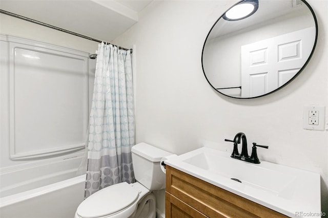 full bath featuring toilet, vanity, and shower / bath combination with curtain