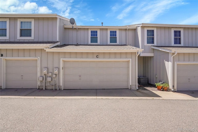 2972 W Long Dr Unit C, Littleton, CO 80120 - view of property featuring board and batten siding