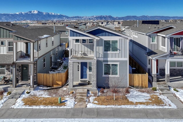 view of front facade with a mountain view