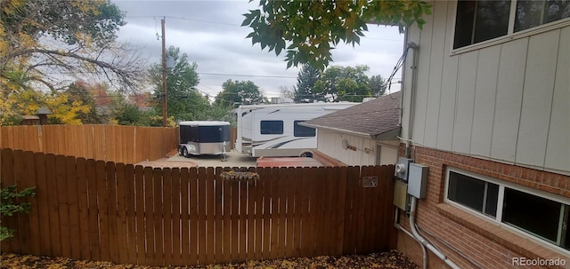 8120 S Jay Dr, Littleton, CO 80128 - view of yard with fence