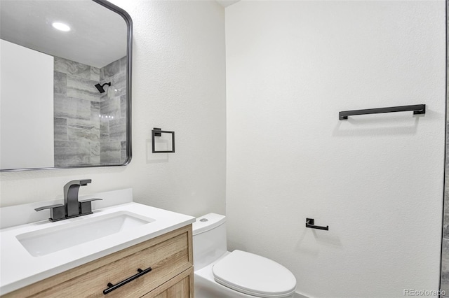 12164 E Amherst Cir, Aurora, CO 80014 - full bathroom featuring toilet and vanity