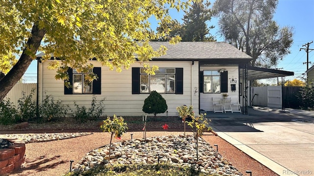 view of front of property