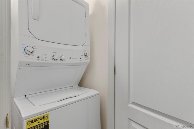 1501 Point Dr Unit 202, Frisco, CO 80443 - laundry area with stacked washer / drying machine