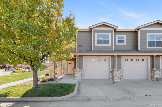 view of front of property featuring a garage