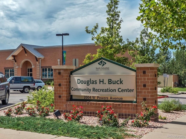 2945 W Riverwalk Cir Unit B, Littleton, CO 80123 - view of community sign