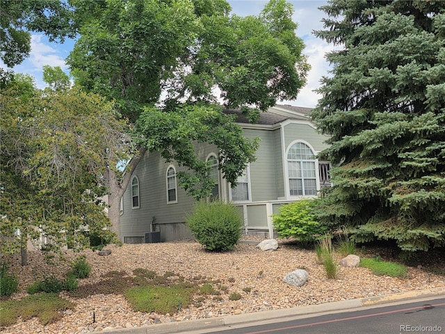 5741 W Asbury Pl, Lakewood, CO 80227 - view of front of home