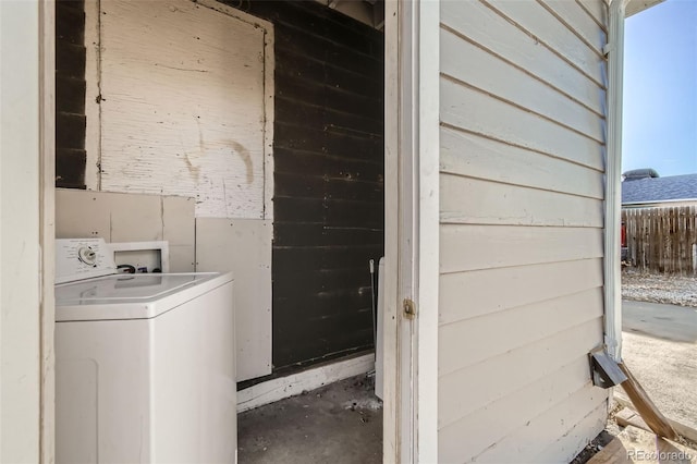 laundry area with laundry area and washer / clothes dryer