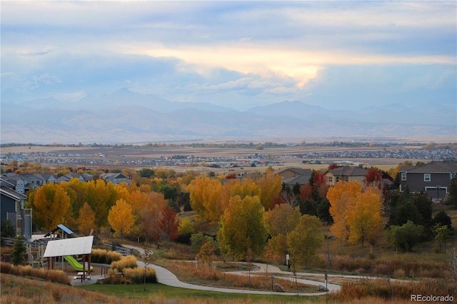 bird's eye view featuring a mountain view