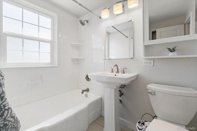 2872 Jasmine St, Denver, CO 80207 - full bath featuring toilet, bathing tub / shower combination, and tile patterned floors