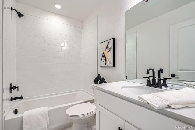 15345 W 69th Dr, Arvada, CO 80007 - full bath featuring vanity, toilet, bathtub / shower combination, and recessed lighting