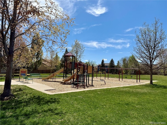 653 Glenarbor Cir, Longmont, CO 80504 - community playground featuring a yard