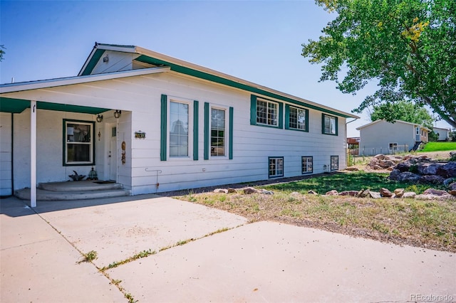 view of front facade with a porch