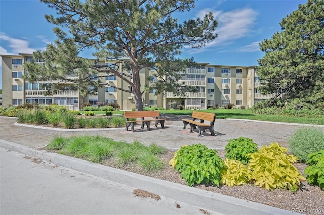 350 S Clinton St Unit 8C, Denver, CO 80247 - surrounding community