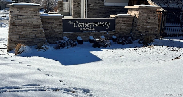 view of community / neighborhood sign