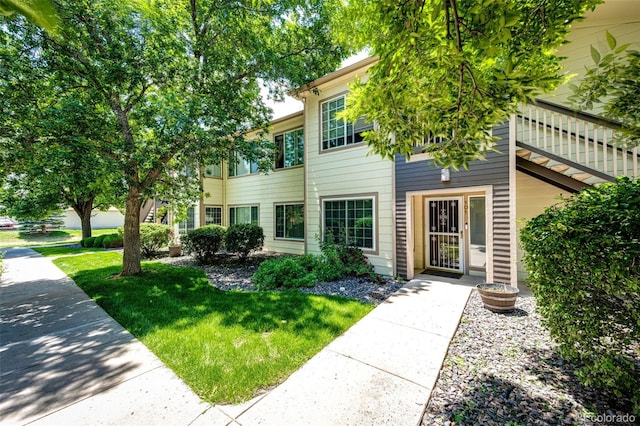 5439 S Dover St Unit 101, Littleton, CO 80123 - multi unit property featuring a front yard